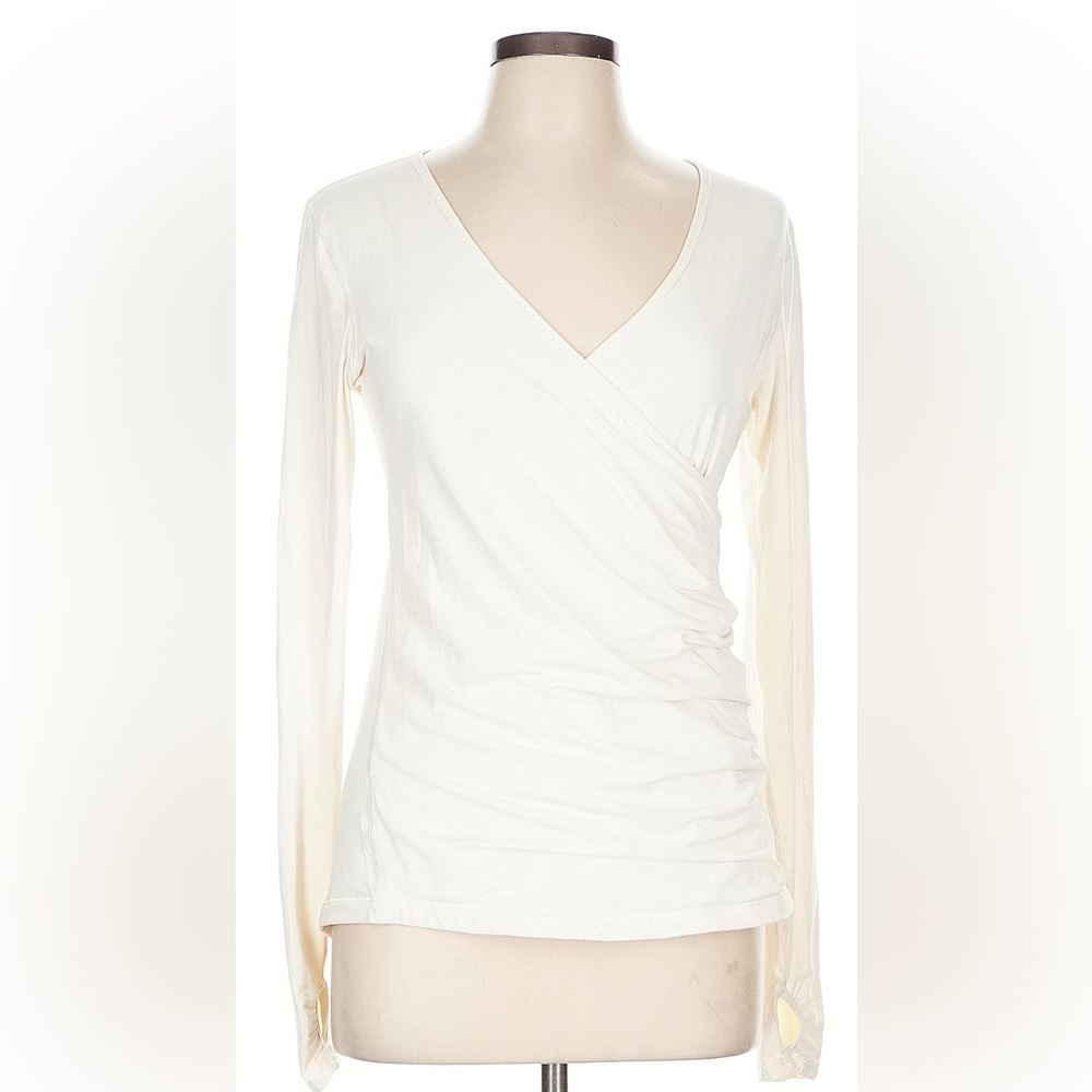 Lululemon Athletica
Size 10 Long sleeve t-shirt